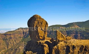 Helikopterflug: Roque Nublo, Täler und Schluchten (70km)