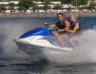 Booster Pack 1: Jet Ski Safari 40 Min. und Parascending 10 Min.
