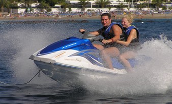 Booster Pack 1: Jet Ski Safari 40 Min. und Parascending 10 Min.