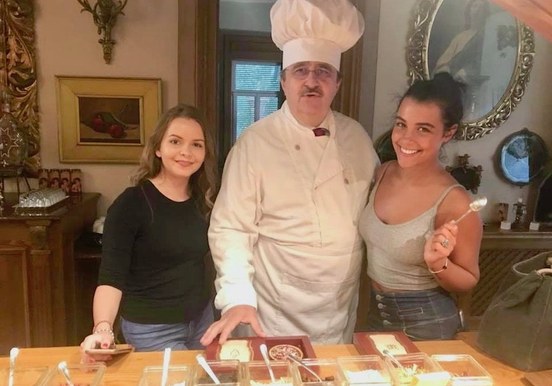 Chocolate making in Budapest museum.jpg