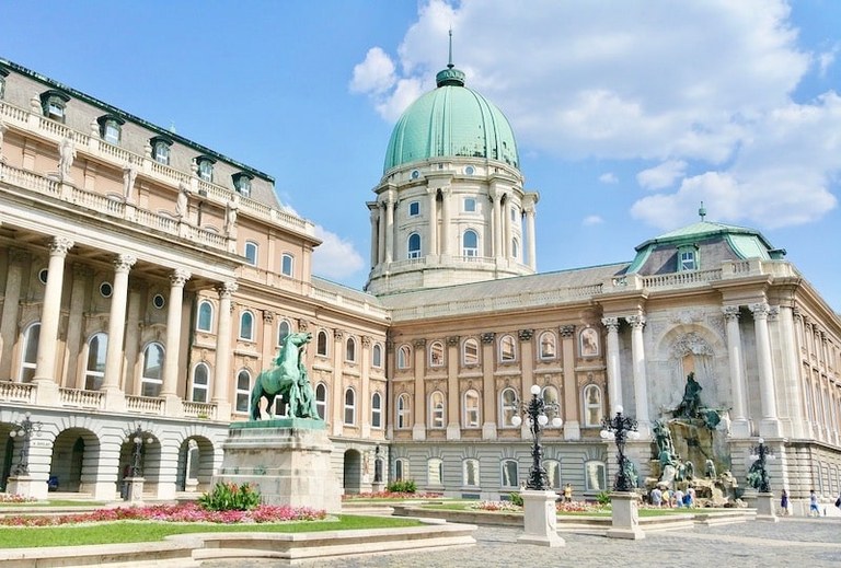 Budapest Gran Tour.jpg