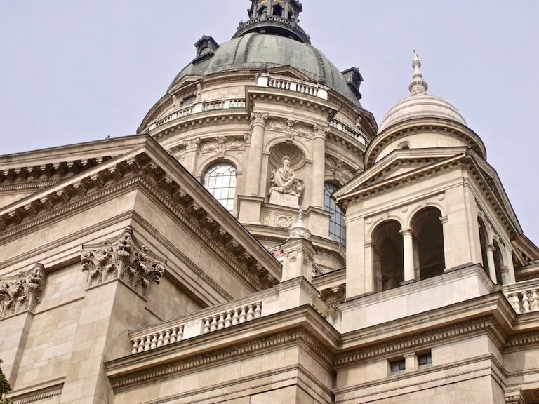 Saint Stephens basilica Budapest.jpg