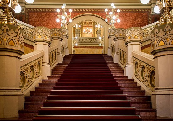 see Gala performances at Pesti Vigadó