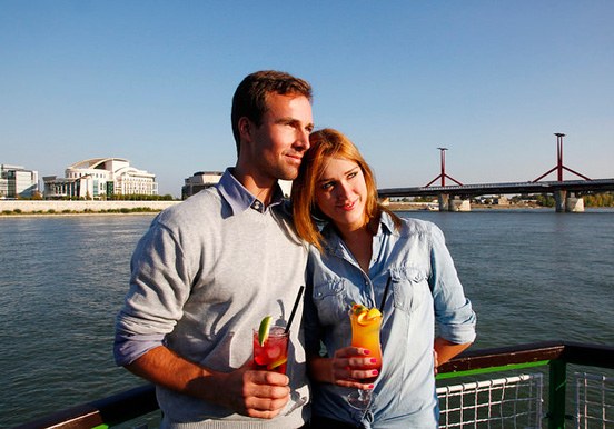 drink and cruise in Budapest