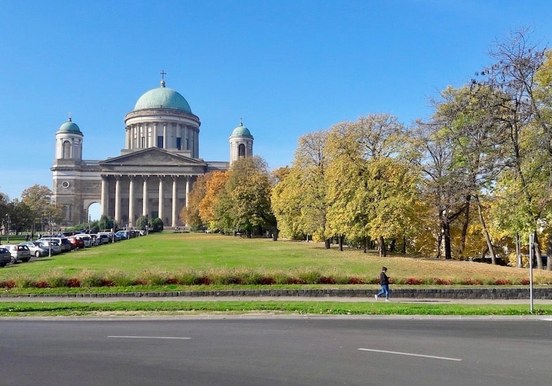 Esztergom basilica danube bend tour.jpg