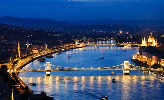 Danube River Moonlight Cocktail Cruise with Live Music (10PM)
