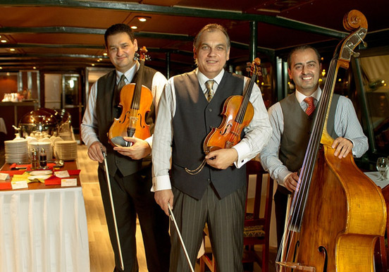 Hungarian live music on St. Stephen's Day fireworks cruise