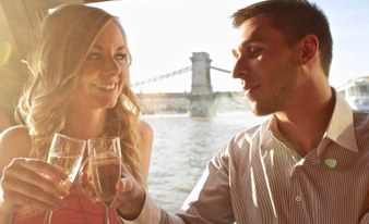 EUR10 Danube cruise with welcome drink