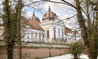 History and Romance Walking Tour Queen Elisabeth (Sisi) Tour in Gödöllő