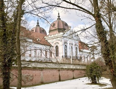 History and Romance Walking Tour Queen Elisabeth (Sisi) Tour in Gödöllő