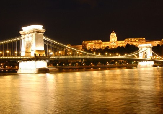 chain bridge in Budapest
