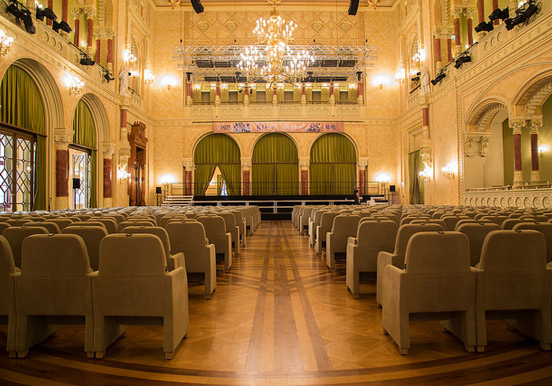 see Hungarian gala performances at Pesti Vigadó