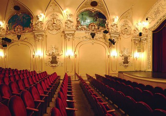 See Hungarian gala concert at Danube Palace