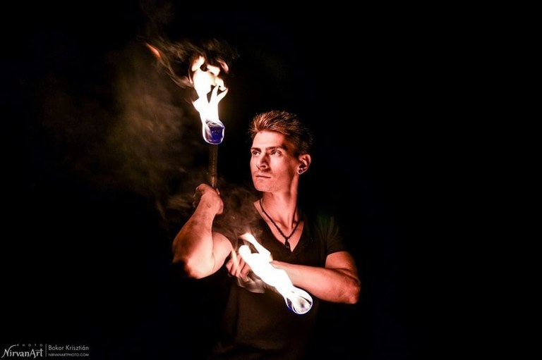 Fire juggling circus show budapest.jpg