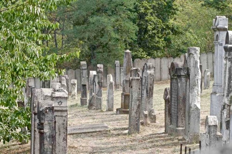 Bodrogkeresztúr grave.jpg