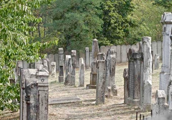 Bodrogkeresztúr grave.jpg