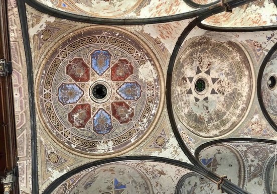 Ceiling of synagogue.jpg