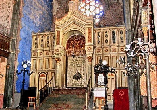 Jewish altar.jpg