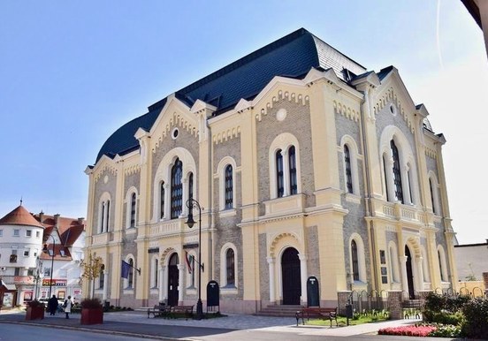 Retkozi museum previously Kisvarda Synagogue.jpg
