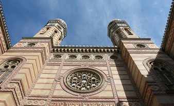 Jewish Heritage Essential Walking Tour in Budapest