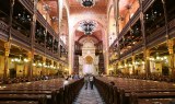 Interior of Dohany street Synagogue Jewish tour.jpg