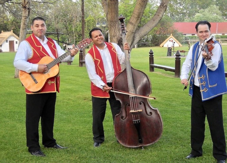 Traditional Hungarian folk performance-min.jpg