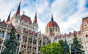 Parliament Tour and Lunch Cruise