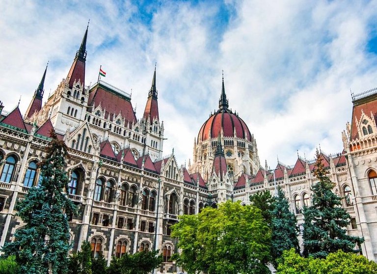 Budapest Parliment Tour package.jpg