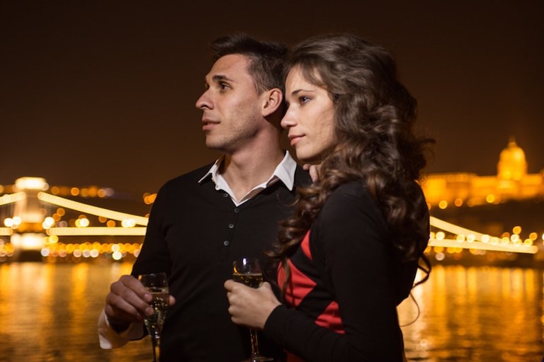 Night cruise with drinks Budapest.jpg