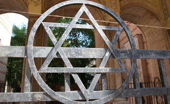 Private Jewish Heritage Essential Walking Tour Budapest