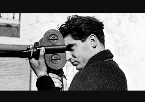 Robert Capa by Gerda Taro.jpg
