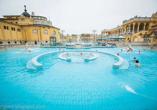 Széchenyi outdoor pool