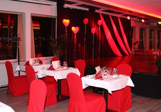 Valentine's romantic dinner with live music in Budapest