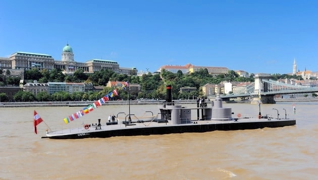 Lajta floating museum Budapest.jpg