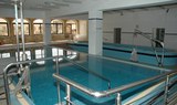 Disabled-friendly swimming pool for diving courses.jpg