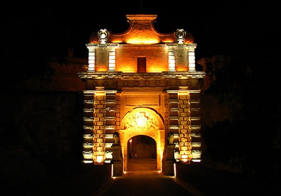 Mdina Gate by night.jpg