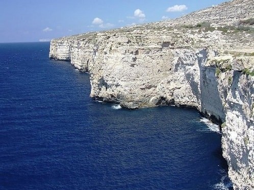 Dlingli cliffs of Malta.jpg