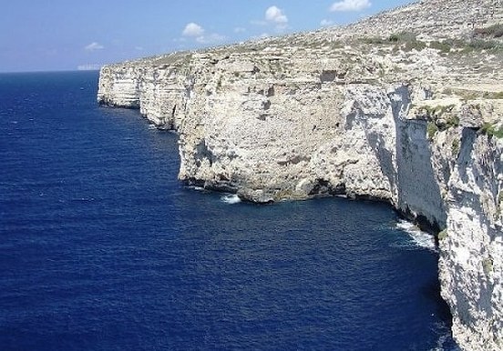 Dlingli cliffs of Malta.jpg