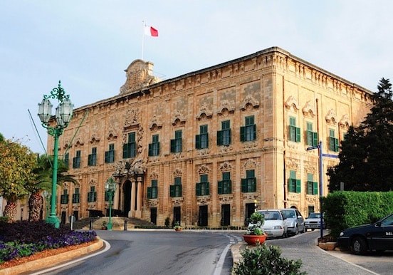 Auberge de Castille in Valleta.jpg