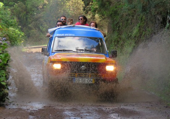 Madeira peaks tour dirt road