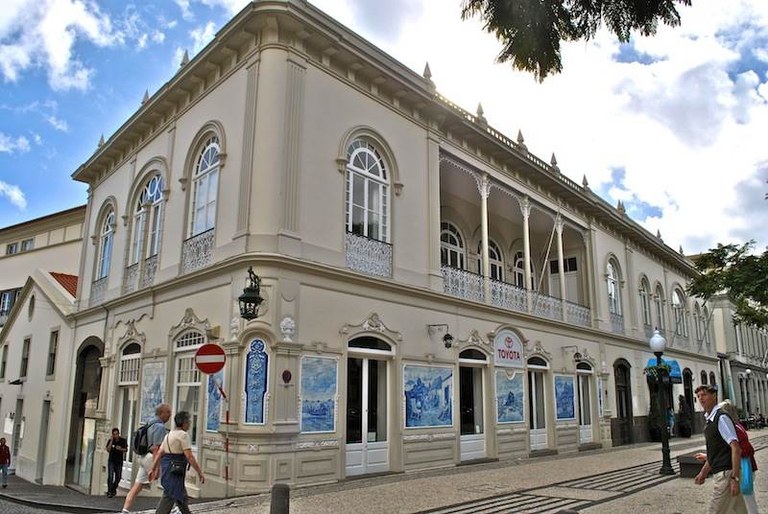 Avenida Arriaga- Funchal- Madeira (Copy).jpg