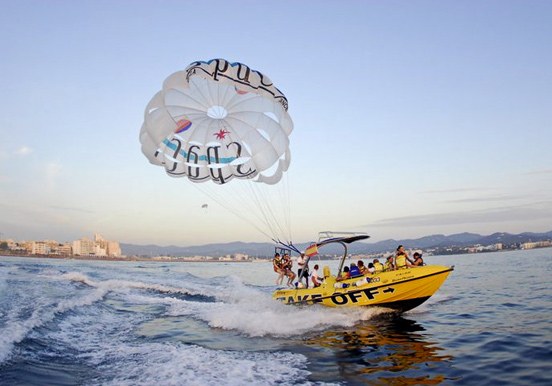 speedboat for parasailing excursion in Ibiza coast