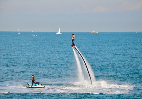 Alcudia bay flyboard.jpg