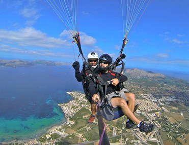 Paragliding/ paratrike