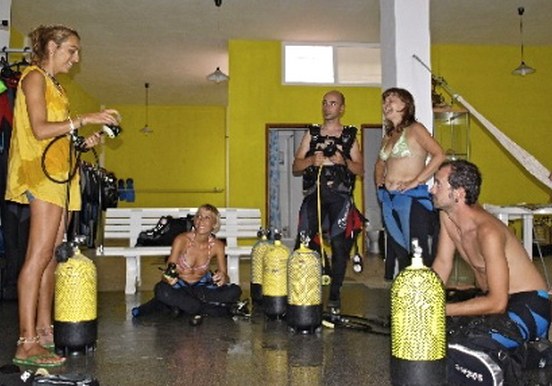 El Hierro PADI open water diver course class