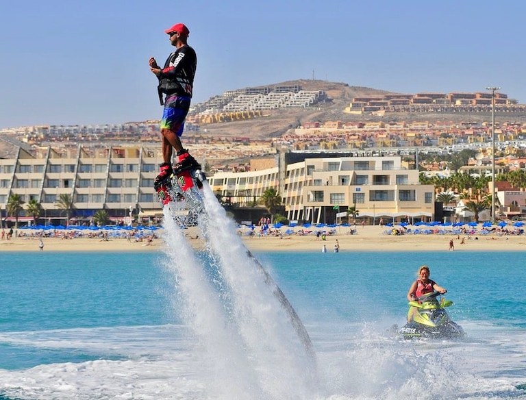 Caleta de Fuste flyboard.jpg