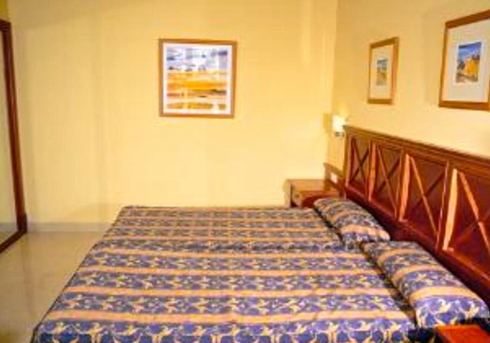 Bronce Mar Beach aparthotel bedroom for surf camp