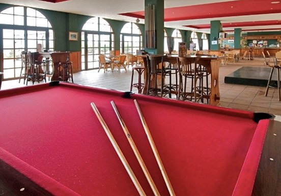 Hotel Elba Castillo English bar with billiard
