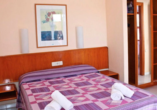 Hotel La Casita bedroom for surf camp