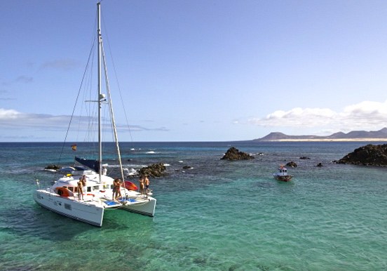 Catamaran 8 hours private sailing around islands